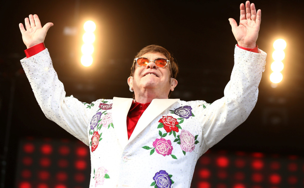Par plānu spridzināt Eltona Džona koncertā pusaudzim piespriests 16 gadu cietumsods