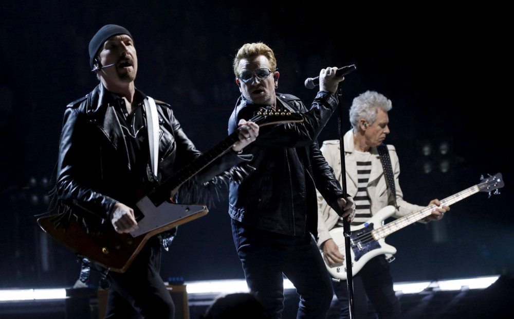 Rokgrupa U2 maksās 90 000 eiro par jaunu zālienu Berlīnes olimpiskajā stadionā