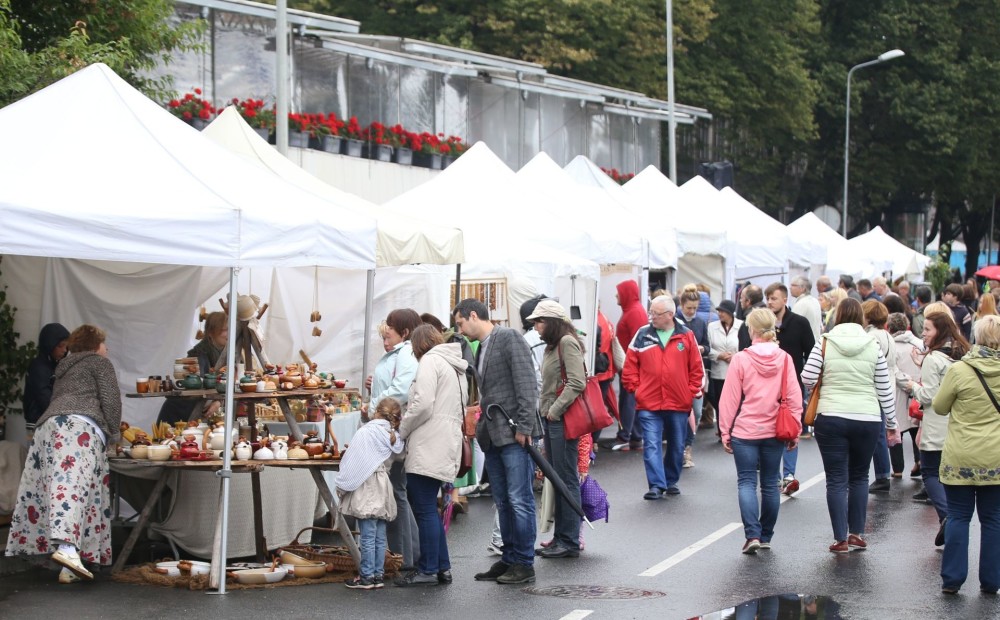 Izsludina pieteikšanos tirdzniecības vietām „Rīgas svētku 2017” pasākumos Krastmalā