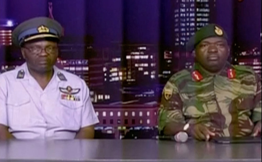 Zimbabves armija ieņem valsts raidsabiedrību un uzrunā tautu