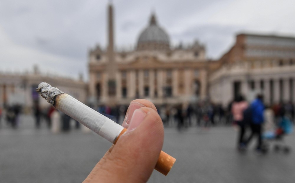 Vatikāns pārtrauc cigarešu tirdzniecību