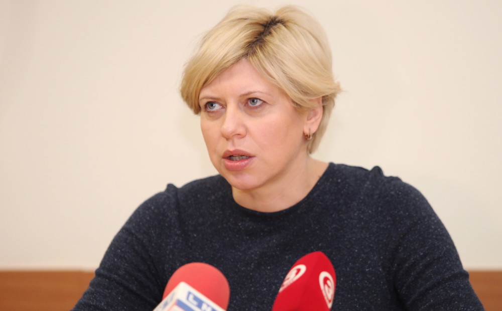 Anda Čakša iestājusies partijā, kura viņu virzīja veselības ministres amatam