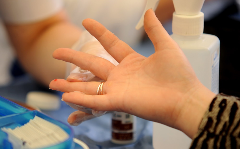 Farmaceite: Latvijā situācija ir satraucoša, ikvienam vismaz reizi gadā būtu jāveic HIV pārbaude