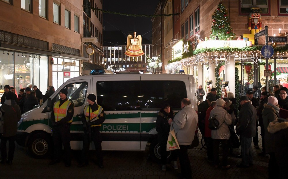 Vācijā pie Ziemassvētku tirdziņiem pastiprina drošības pasākumus