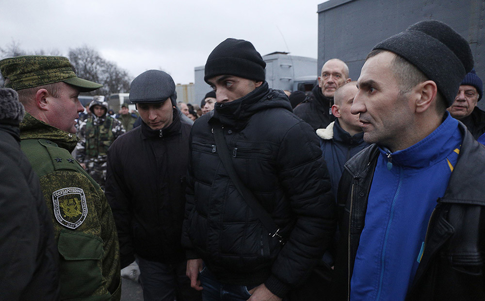 Ukraina un Donbasa prokrieviskie kaujinieki apmainījušies gūstekņiem