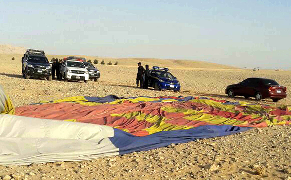 Gaisa balona avārijā Ēģiptē gājis bojā tūrists un 12 ievainoti