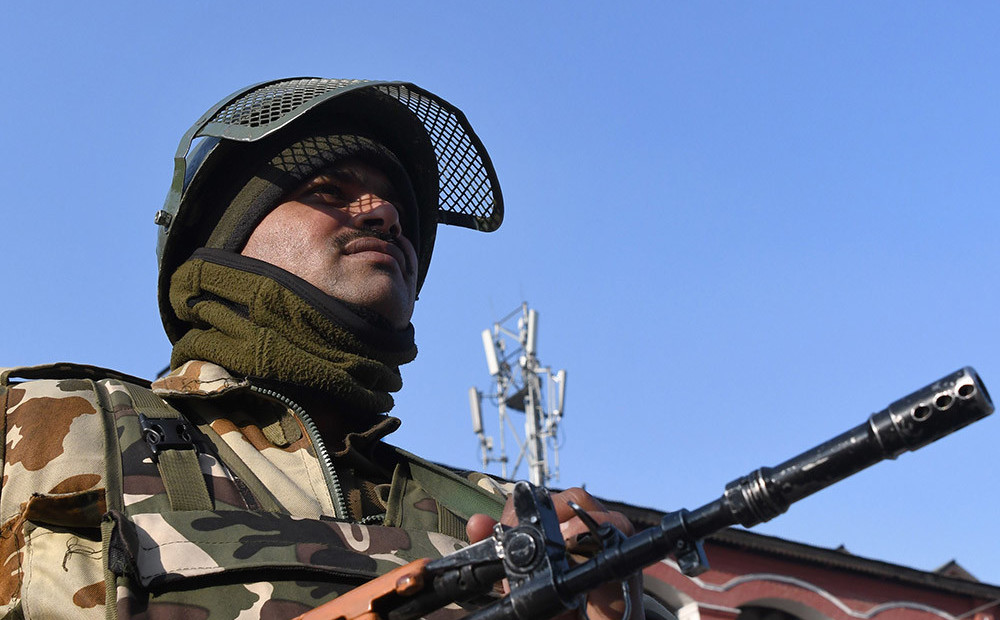 Apšaudēs Kašmirā nogalināti 9 cilvēki