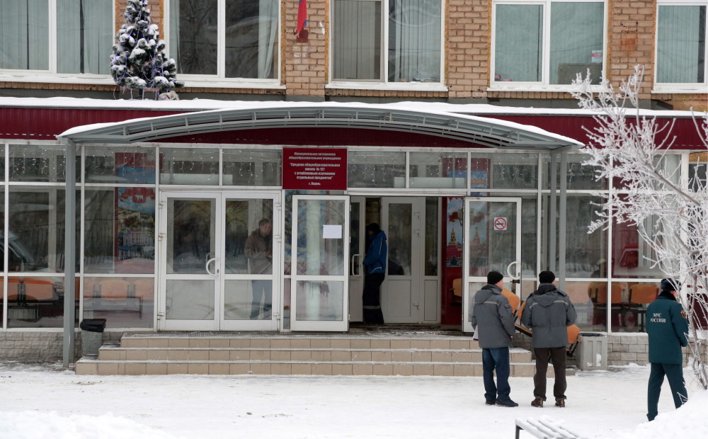 Kautiņš ar nažiem skolā Krievijā izvēršas traģiski un ar upuriem