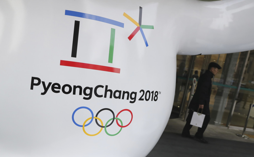Abas Korejas Phjončhanas olimpisko spēļu atklāšanas ceremonijā soļos zem viena karoga