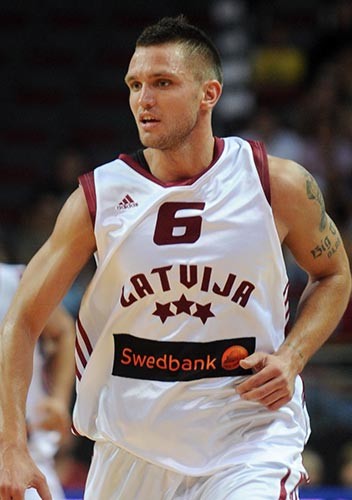 Armands Šķēle atsāk basketbolista karjeru Jauns.lv