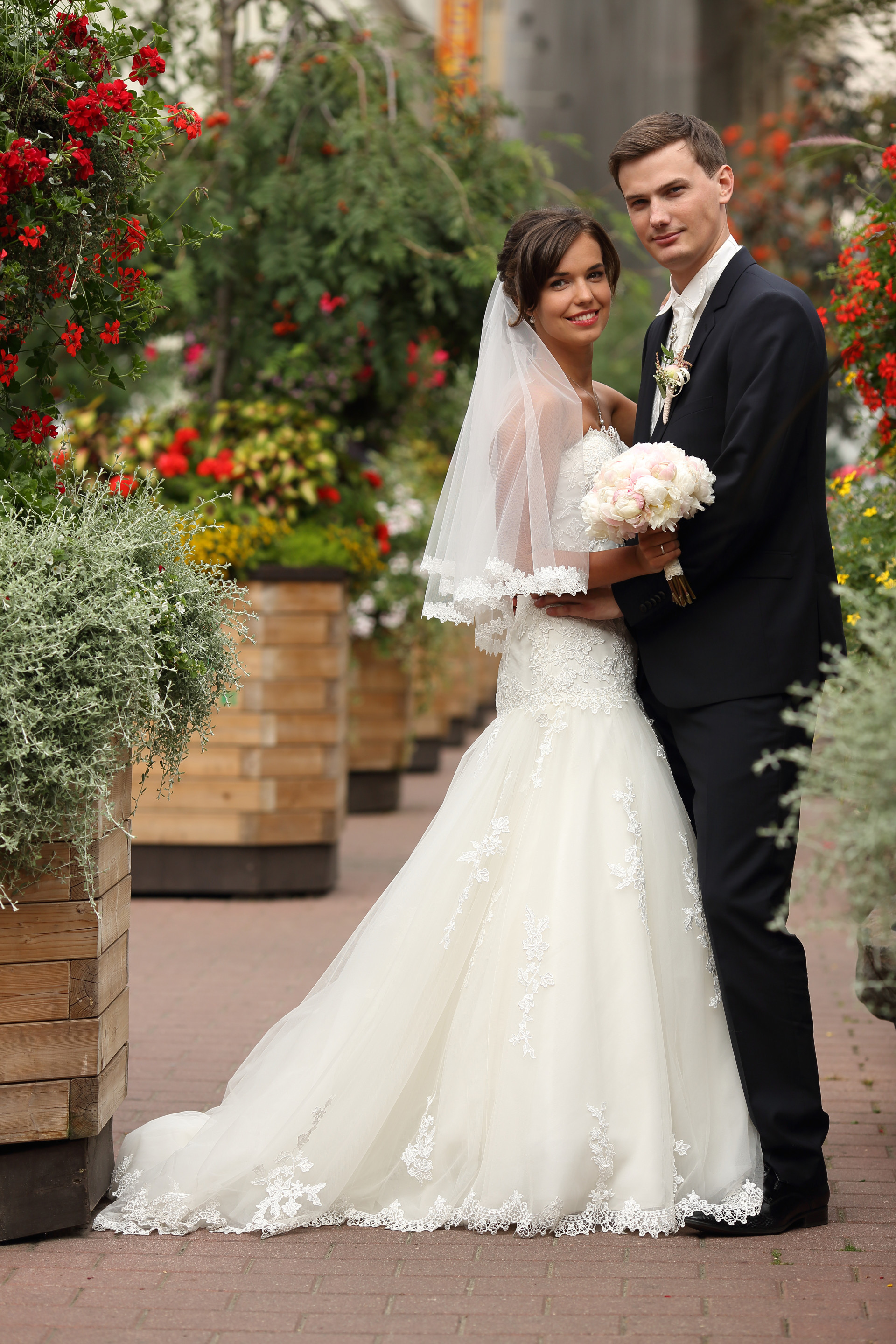 Ekspremjers Ivars Godmanis pie sievas izdod jaunāko dēlu