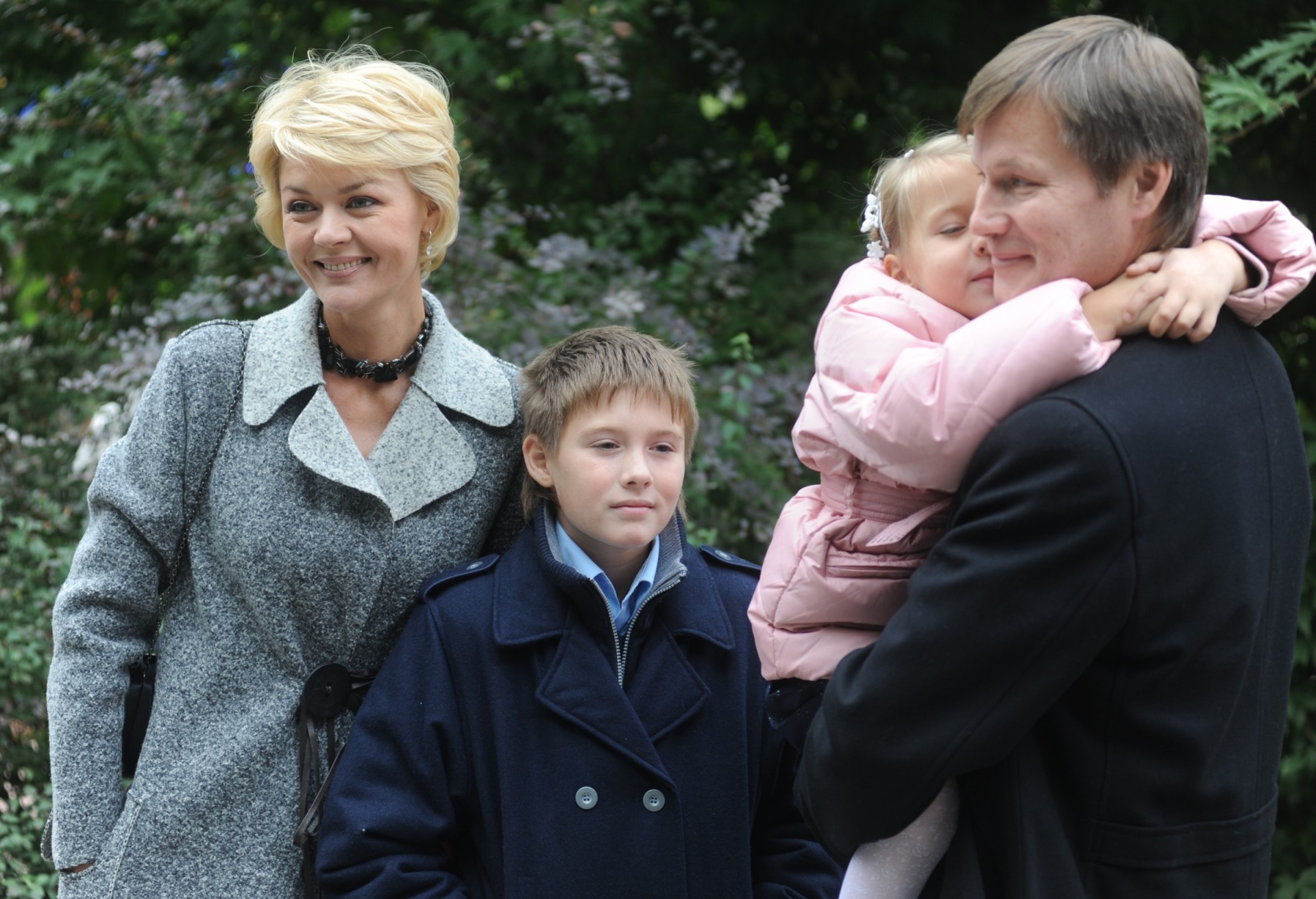 Юлия меньшова с мужем фото и детьми фото