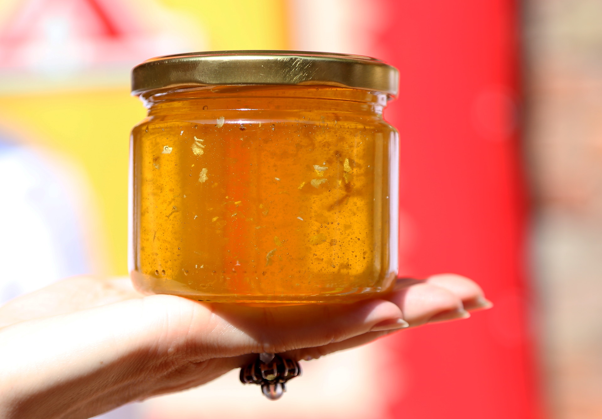 Почему мед не кристаллизуется. Мед кристаллизуется. Мёд засахарился. Мед в холодильнике. Экологичный мед.