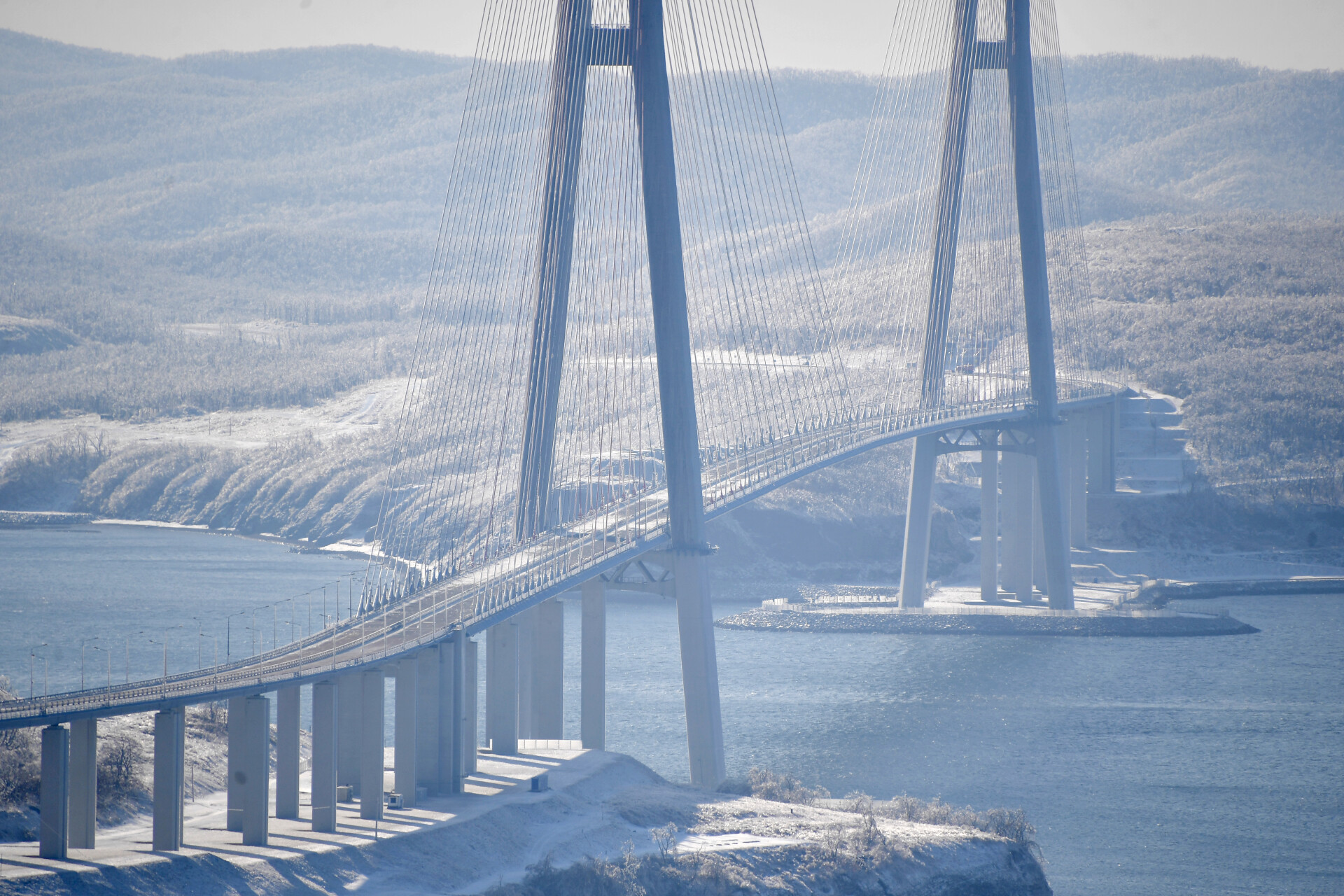 мост но остров русский