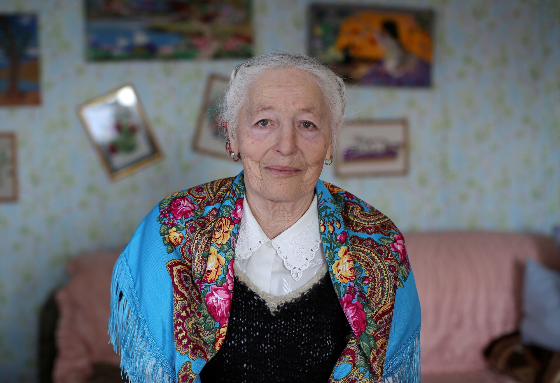 Бабушка, живущая у Байкала