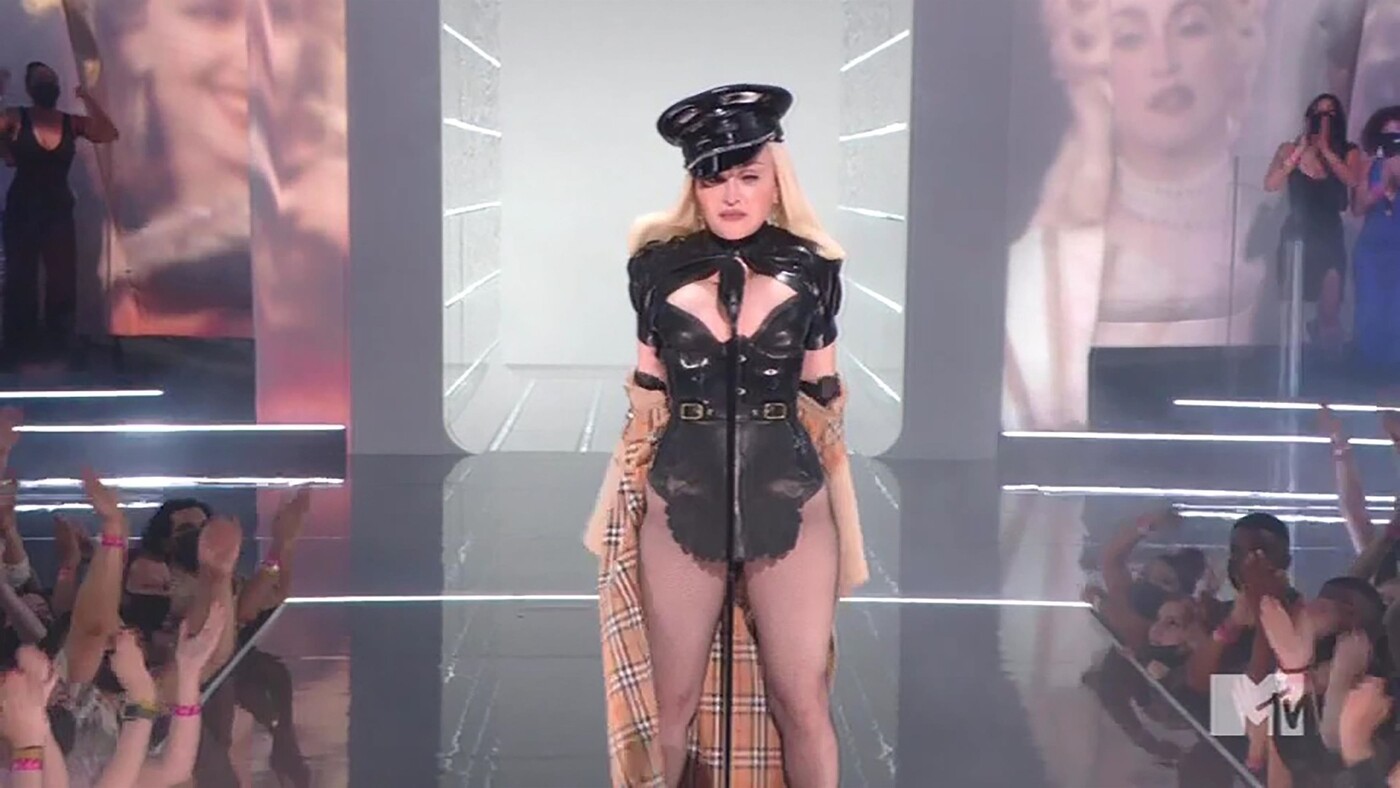 Голые, странные, смешные… и Мадонна в костюме садо-мазо. Гости церемонии  MTV Video Music Awards