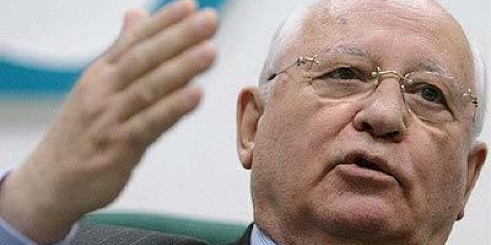 Gorbačovs: „Krievija soli pa solim atgriežas pagātnē”