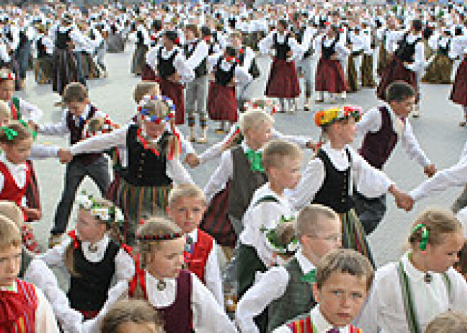 Jauniešu Dziesmu svētkus pamatīgi “apcirps”