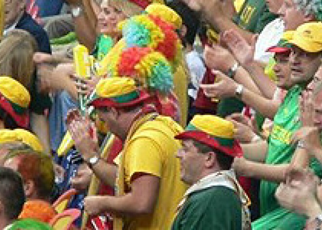 Šovakar lietuvieši visā pasaulē vienlaikus dziedāja savas valsts himnu