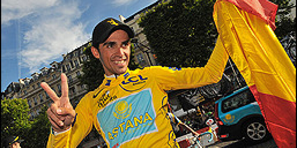 „Tour de France” uzvarētājam spānim Kontadoram atskaņo Dānijas himnu
