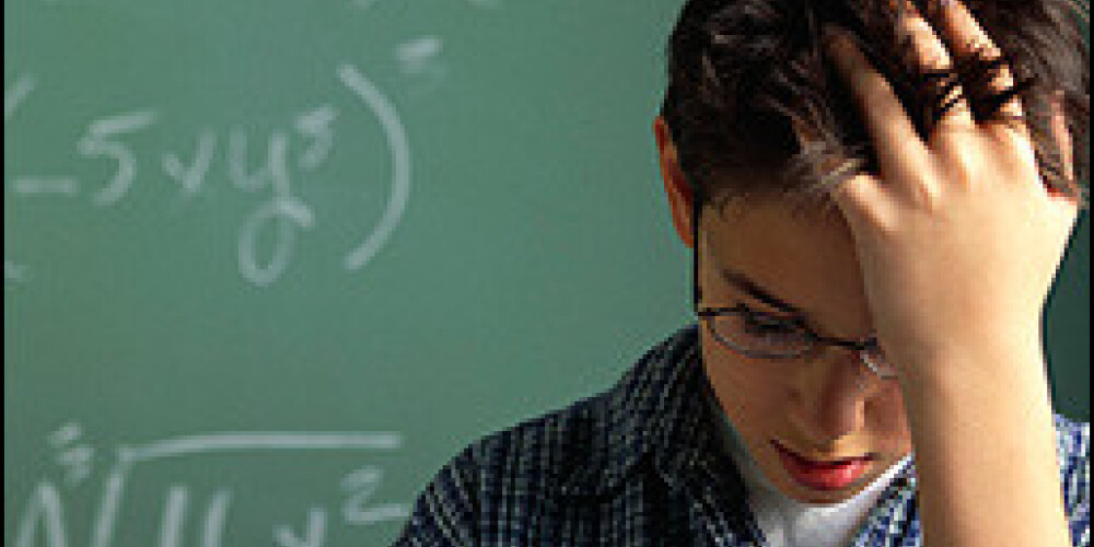 Septiņus gadus vecs zēns nokārto vidusskolas eksāmenu matemātikā
