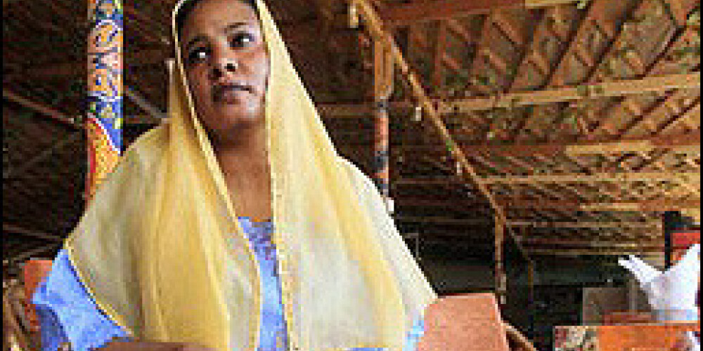 Sudānā sievietei par bikšu valkāšanu mēnesis cietumā