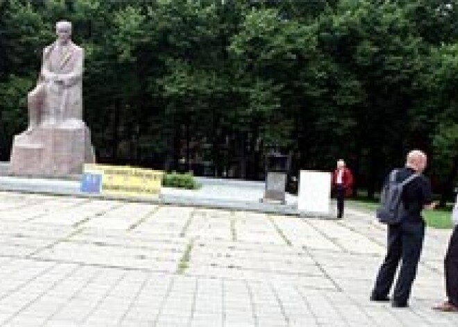 Oficiālas iestādes šogad ignorē Dzejas dienu centrālo pasākumu