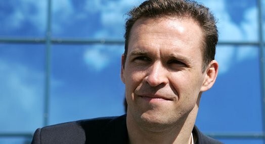 Novēlam visu laiku labākajam latviešu vārtsargam īstenot savu sapni – izcīnīt Stenlija kausu.