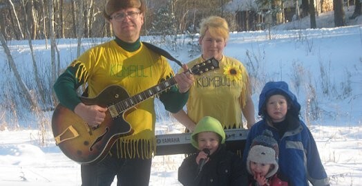 Ineses tuvākie cilvēki pasaulē ir vīrs Ēriks un trīs bērni. Viņas vecāmāte bērnībā devusi mājienus par to, ka māte varētu būt kāda krievu dziedātāja.