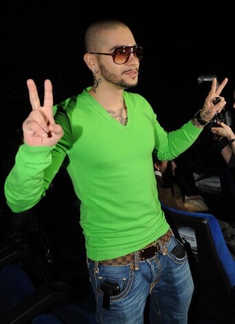 Reperis priecājas par jauniegūto "balto lapu". Foto: AFP