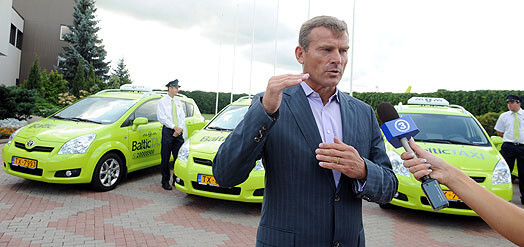 "Baltic Taxi" valdes loceklis Jānis Naglis atzīst, ka, atverot portālu www.slikttaksi.lv, "Baltic Taxi" arī zināmā mērā "izsauca uguni uz sevi".