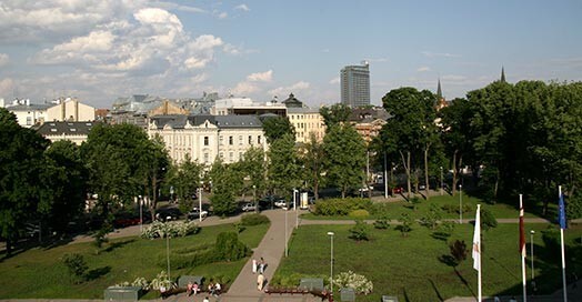 Latvijas krievu medijos parādījušās vēsmas, kas liecina – tā kā Kronvalda parkā ir uzstādīts piemineklis krievu dzejniekam Aleksandram Puškinam, arī parks būtu jāpārdēvē Puškina vārdā.