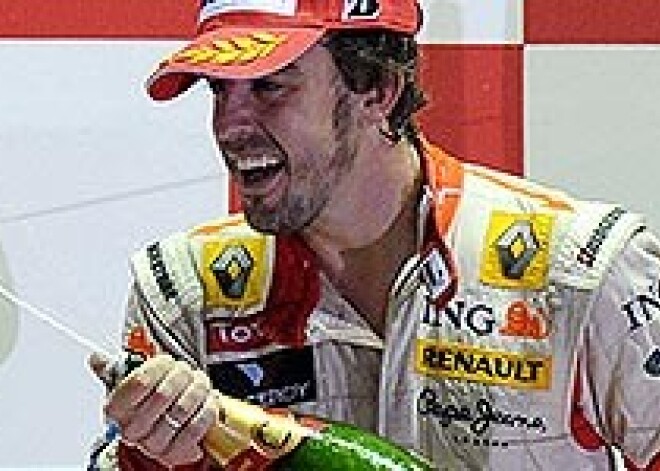 Fernando Alonso būs „Ferrari” uz pieciem gadiem