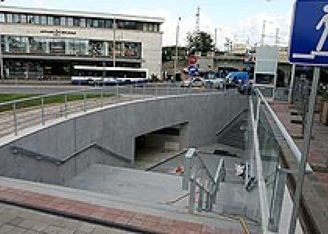 Atklās "Stockmann" gājēju tuneli
