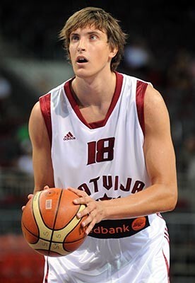 Ernests Kalve noteikti spētu pastiprināt jebkuru Latvijas Basketbola līgas klubu.