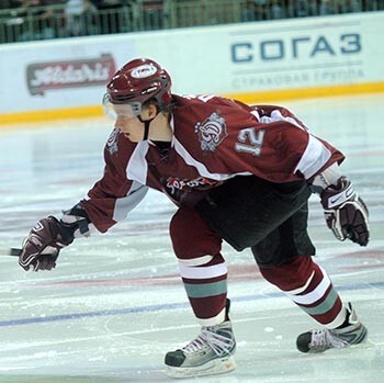 Andris Džeriņš sezonas pirmajos četros mačos pierādīja, ka ir nozīmīgs Rīgas „Dinamo” hokejists.