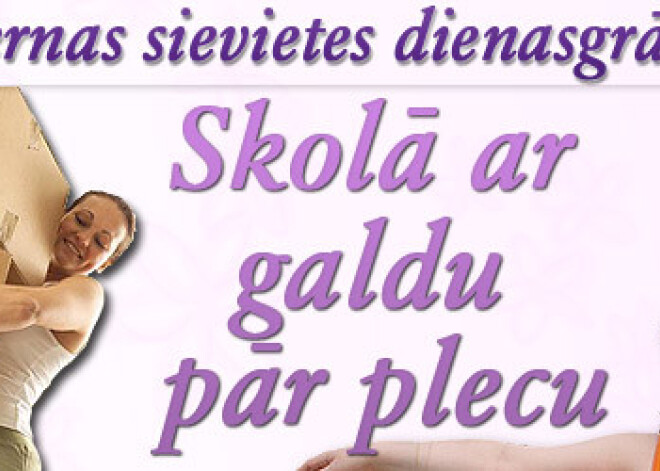 Skolā ar galdu pār plecu