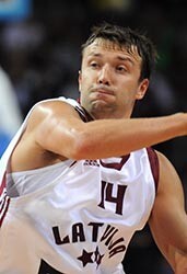 Kristaps Janičenoks (Venēcijas “Umana Reyer”).