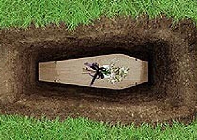 Morgā sajauc līķus un apglabā „svešus” nelaiķus