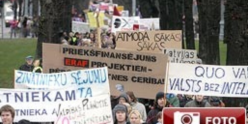5000 studentu prasa Koķes demisiju un Saeimas atlaišanu