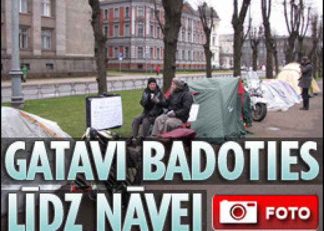 Protestētāji pie valdības gatavi badoties līdz nāvei