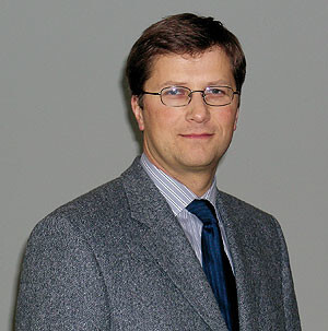 “Es aicinu cilvēkus, kas saņem vēstuli no „Creditreform”, paskatīties uz problēmu vēsi un lietišķi, nevis dusmīgi un emocionāli. Mēs neesam ienaidnieki, mēs meklējam risinājumu starp kreditoru un parādnieku,” saka uzņēmuma pārstāvis Māris Baidekalns.