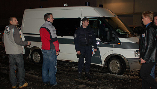 Viens no Rīgas „ Dinamo” faniem, kuram uzreiz pēc spēles uzbruka agresīvi CSKA līdzjutēji. Maskavas komandas kauslīgie fani aizturēti un liecinieki atpazīst uzbrucējus.