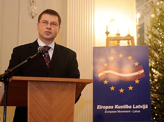 Valdis Dombrovskis: „Sarunās ar aizdevējiem ir saņemti pozitīvi signāli par budžeta deficīta palielināšanu, lai izpildītu Satversmes tiesas spriedumu.”