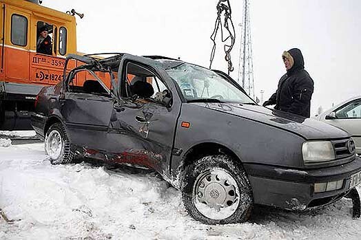 6.janvāra rītā, Rīgā kāda Wolksvagen markas automašīna sadūrās ar vilcienu