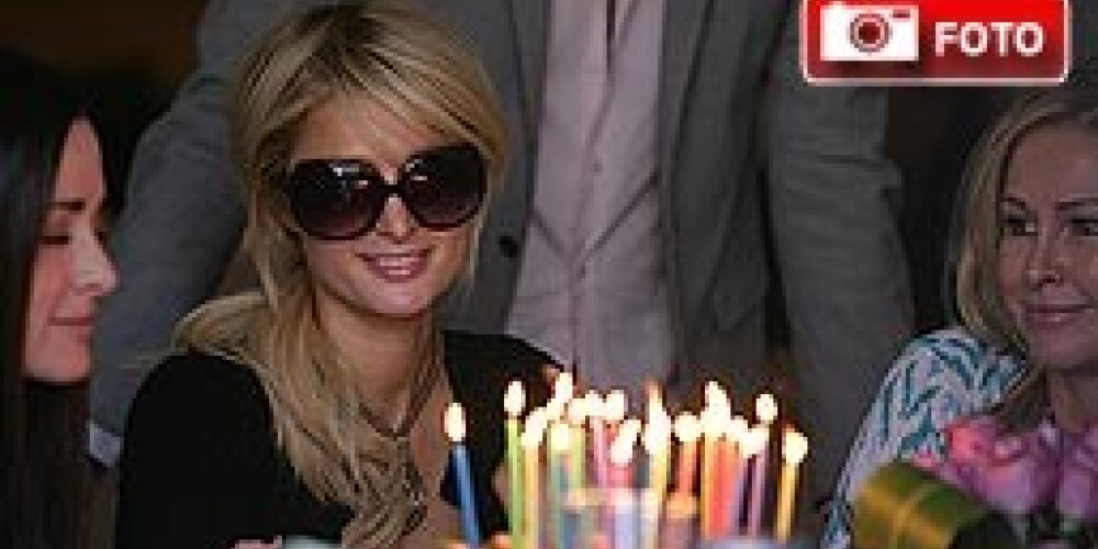 Tā Parisa Hiltone svin dzimšanas dienu! FOTO