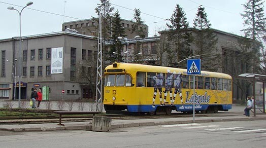 Daugavpils tramvaja biļetei jāmaksā latu, pārliecināta tramvaju parka vadība.