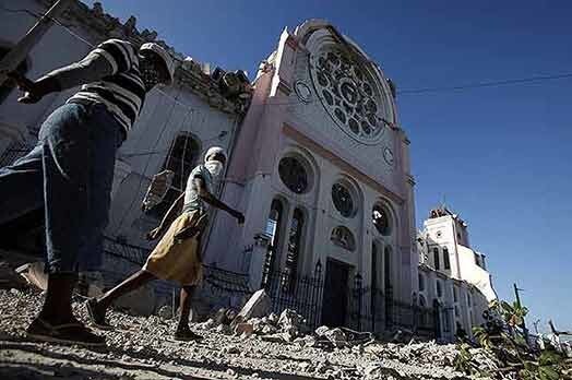 ASV militāristi kontrolē Haiti lidostas un neļauj nosēsties humanitārās palīdzības lidmašīnām