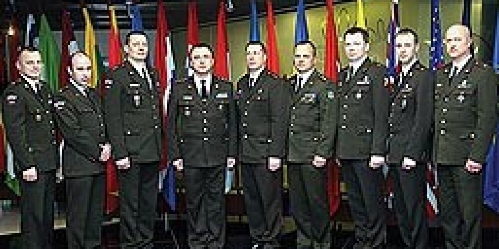 Latvija likvidē militāros atašejus
