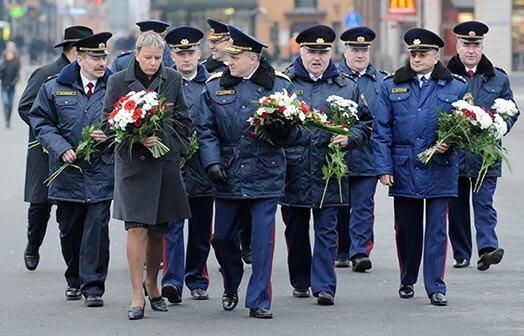 Linda Mūrniece saņēmusi vairākus iedzīvotāju iesniegumus, kuros norādīts uz atsevišķu policijas darbinieku nespēju ar viņiem komunicēt valsts valodā.